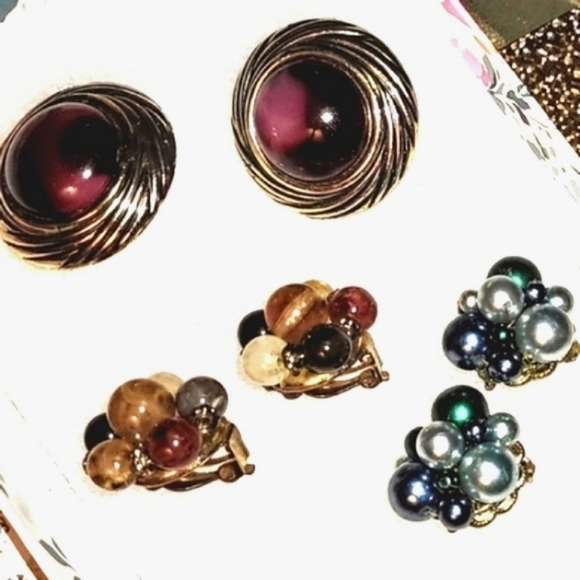 2 pr Clip-on Vintage Earrings REDUCED - Picture 7 of 16